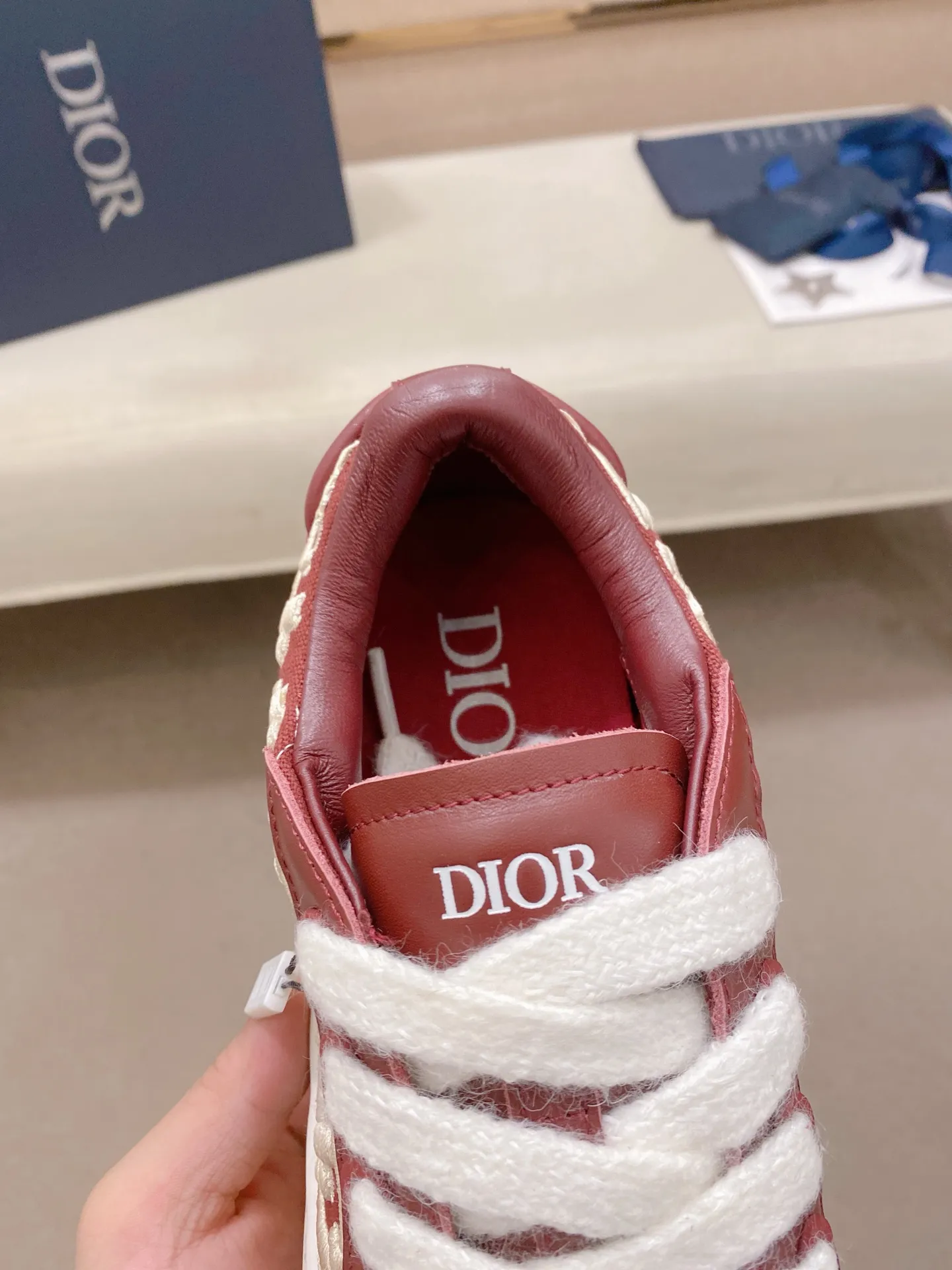 Factory price: 300 Men's shoes 💰[Dior·Dior] Top 🔍Couple style 💏🔍New casual sports style couple shoes, new four-season design, perfect workmanship, lace-up lazy style to create cabinet quality, upper: imported first-layer cowhide, sheepskin lining is soft and comfortable, ultra-light TPU wear-resistant outsole, simple, versatile fashion men's shoes, excellent color code number 35--44